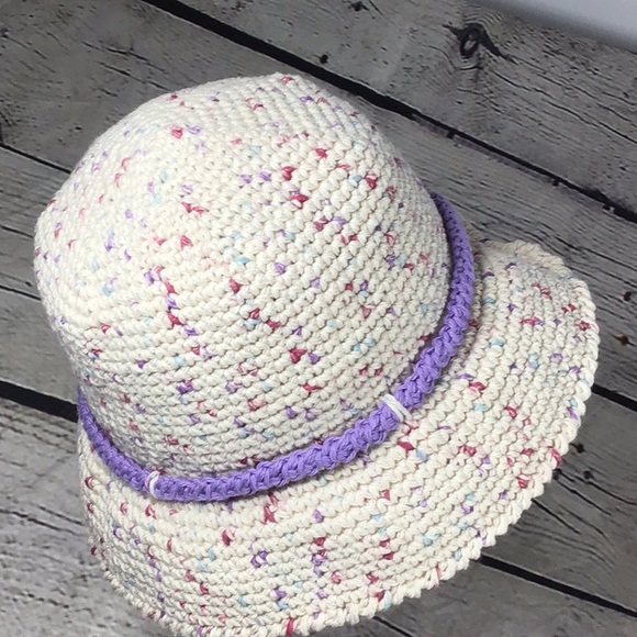 Beautiful Handmade Sun Hat - Picture 3 of 5